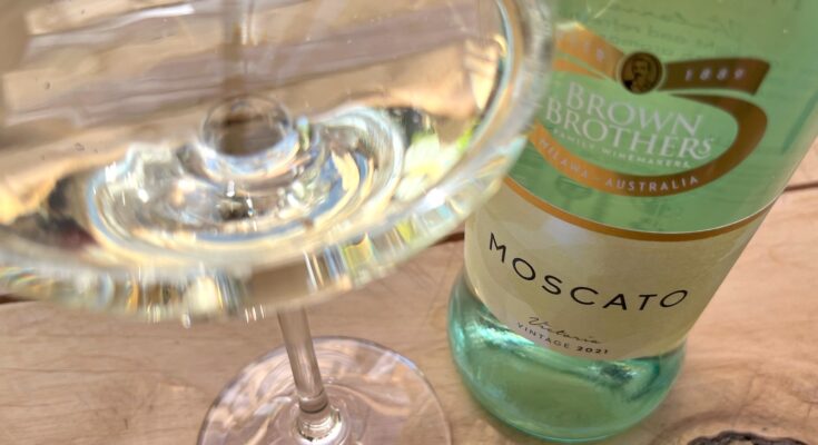 Brown Brothers Moscato 2021