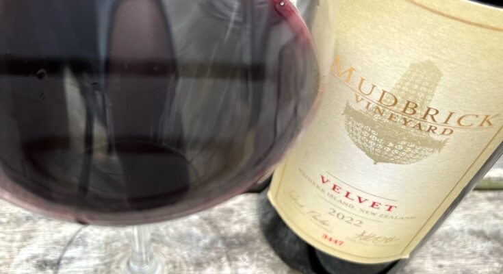 Mudbrick Vineyard ‘ Velvet’ 2022