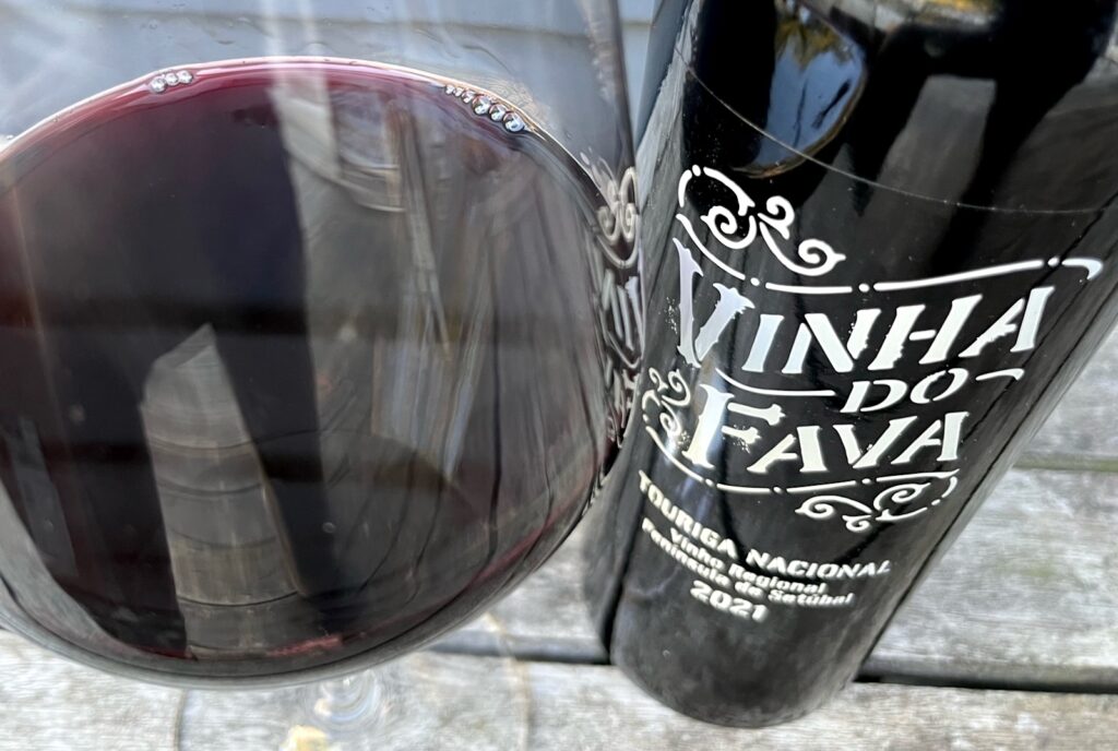 Vinho do fava