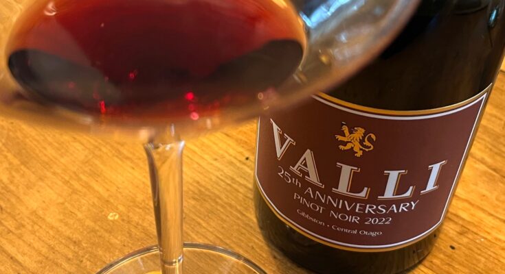 Valli 25th Anniversary Pinot Noir 2022