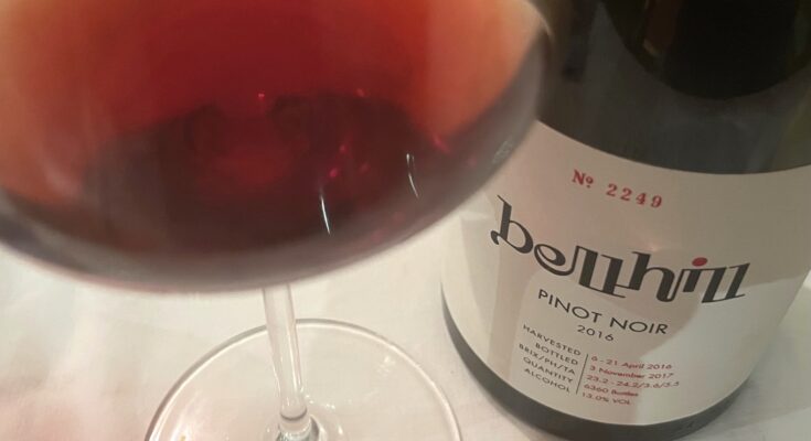 Bell Hill Pinot Noir 2016