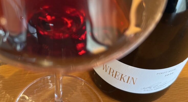 Astrolabe Wrekin Vineyard Pinot Noir 2020