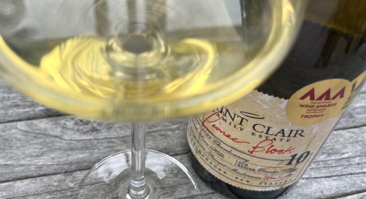 St. Clair Pioneer Block 10 Twin Hills Chardonnay 2022